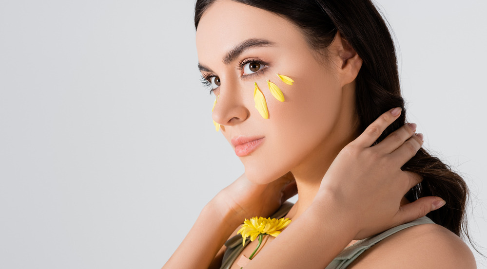 Top 7 Skincare Rituals to Make the Face Look Radiant This Spring